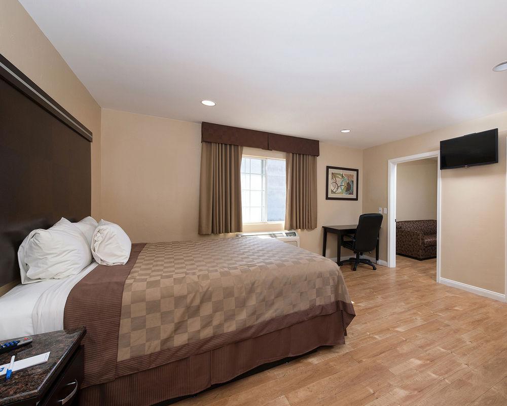 Rodeway Inn & Suites Chula Vista San Diego South Екстер'єр фото